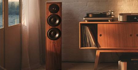 Dynaudio Contour Legacy : enceinte colonne haut de gamme entre héritage danois et performance contemporaine